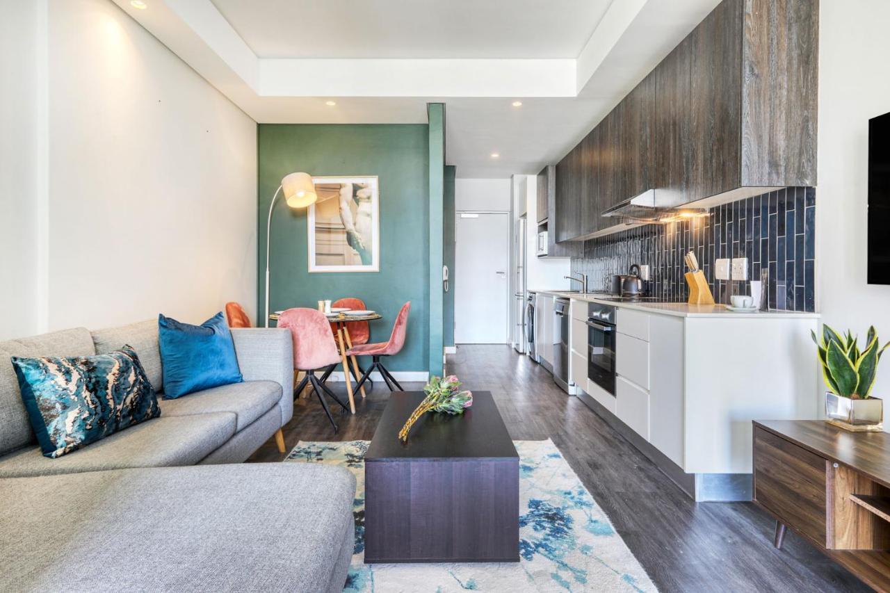 Backup-Powered Colourfull City Balcony Apartment Kapstadt Exterior foto
