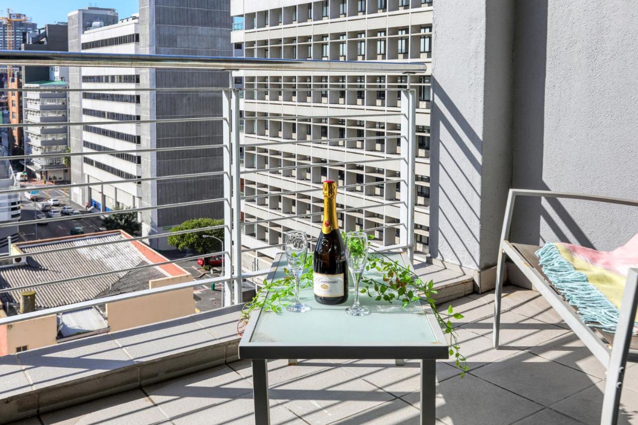Backup-Powered Colourfull City Balcony Apartment Kapstadt Exterior foto